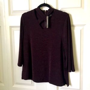 CHICO’S UNIQUE TRAVELERS TOP